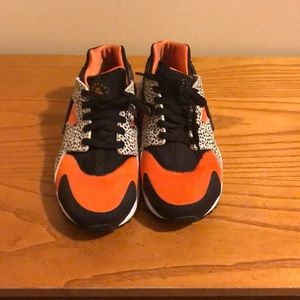 Youth Huarache by Nike